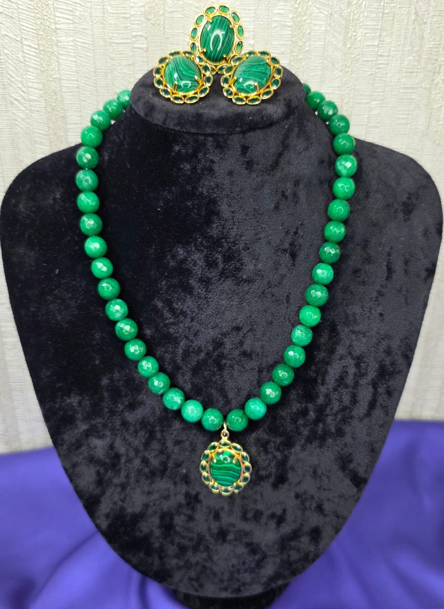 Yeşil akik kolye küpe ve yüzük takım